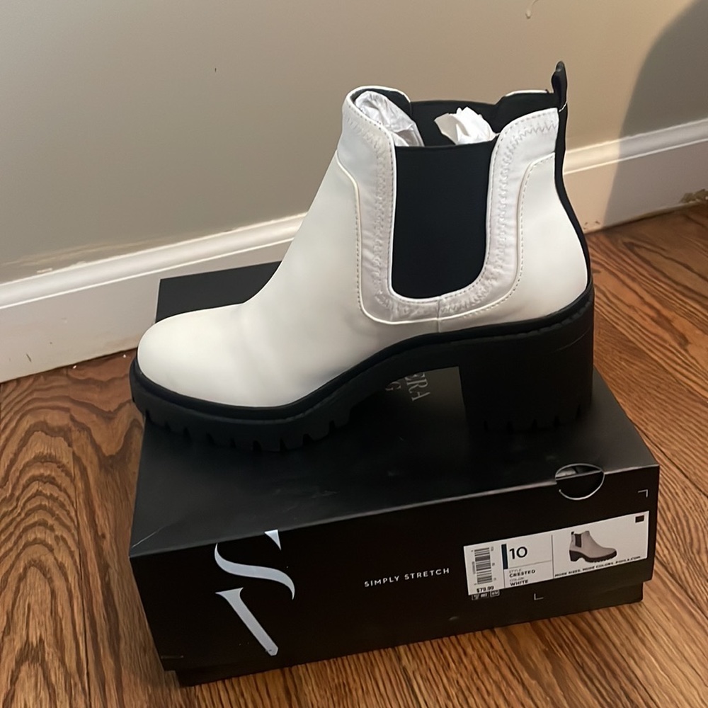 Simply Vera Vera Wang women's block heel combat boots